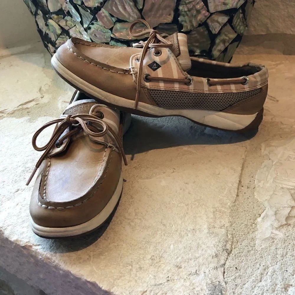 - Sperry top slider sand stripped boat sz 6.5